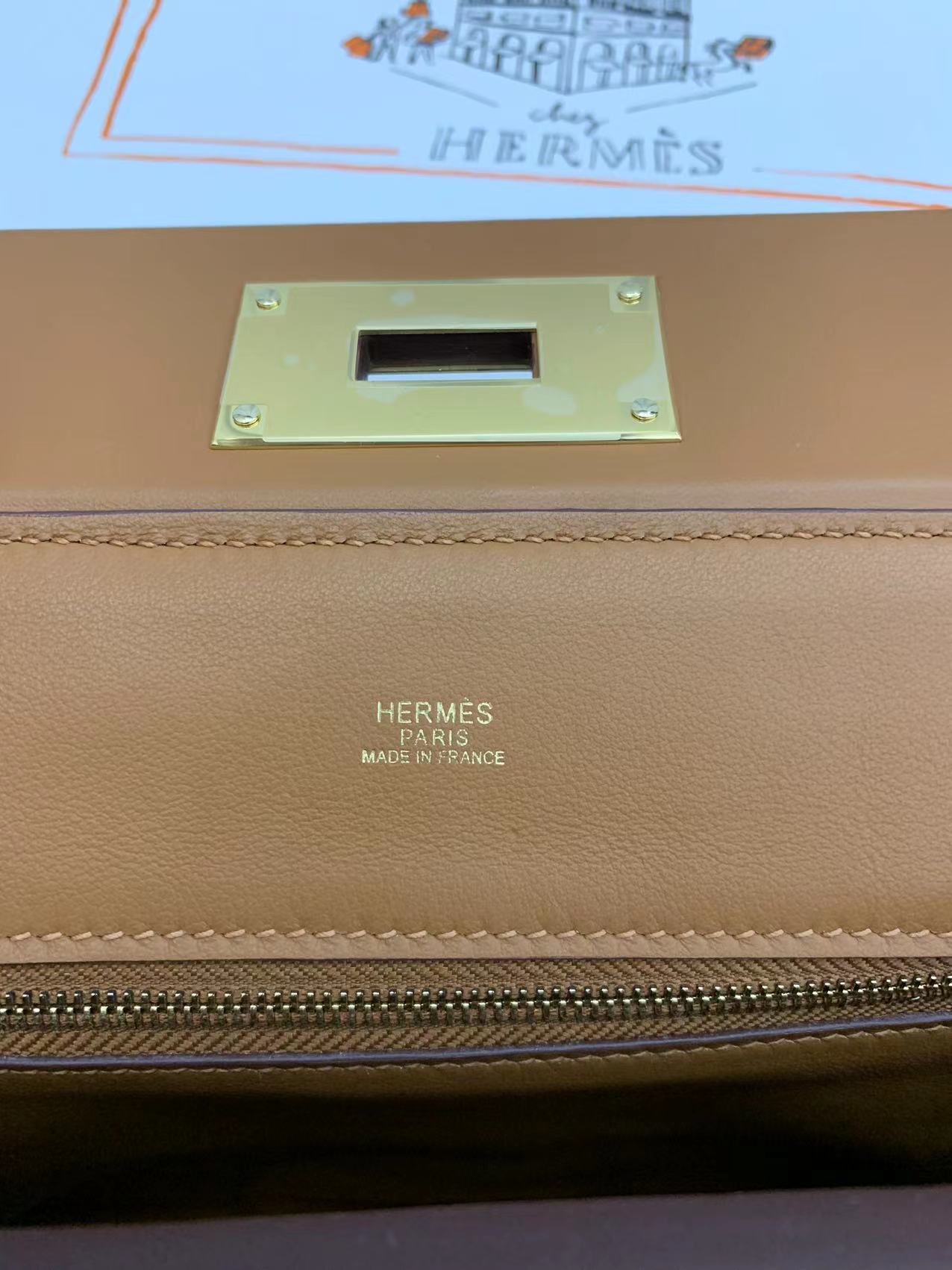 Hermes Kelly Mini 2424 21cm Handbag in Brown Clemence Leather 